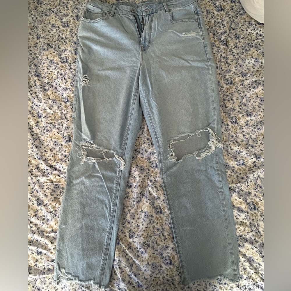 Distressed Light Blue Women's Jeans (mom ankle style)